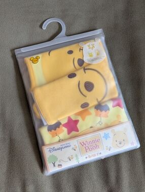 NEW Disney Winnie the Pooh Baby Bibs (3 pack)
